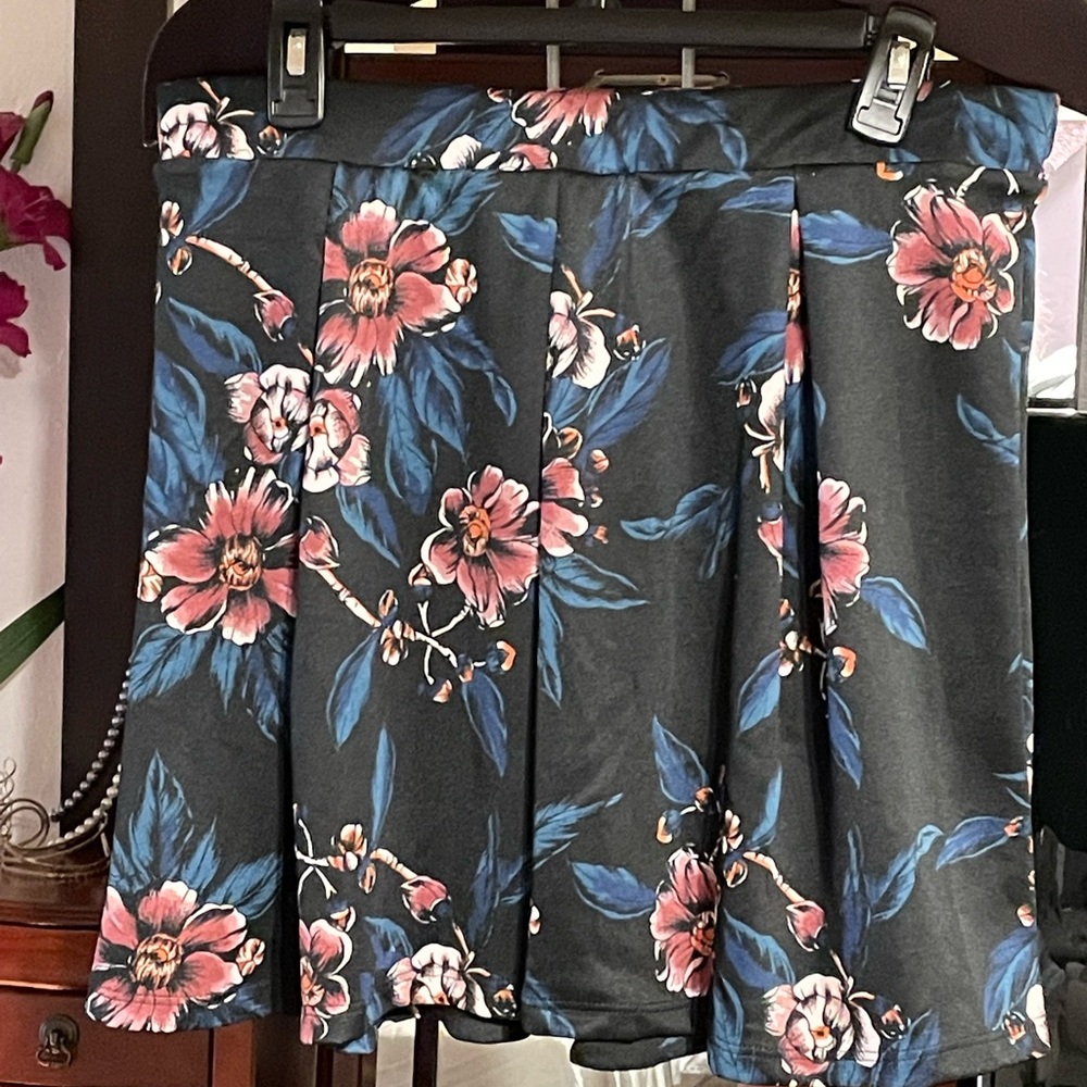 Pleated skirt